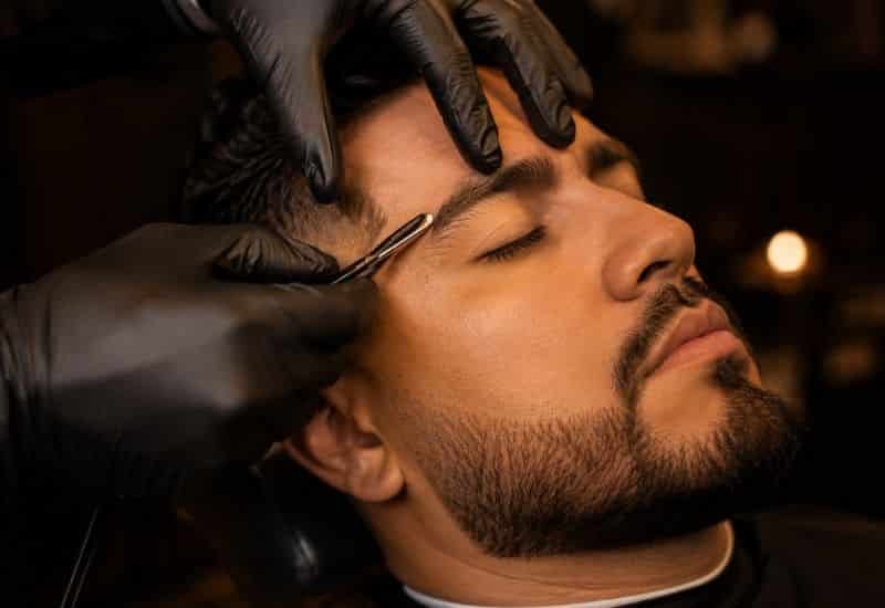 Diseño de cejas para hombre en Querétaro
